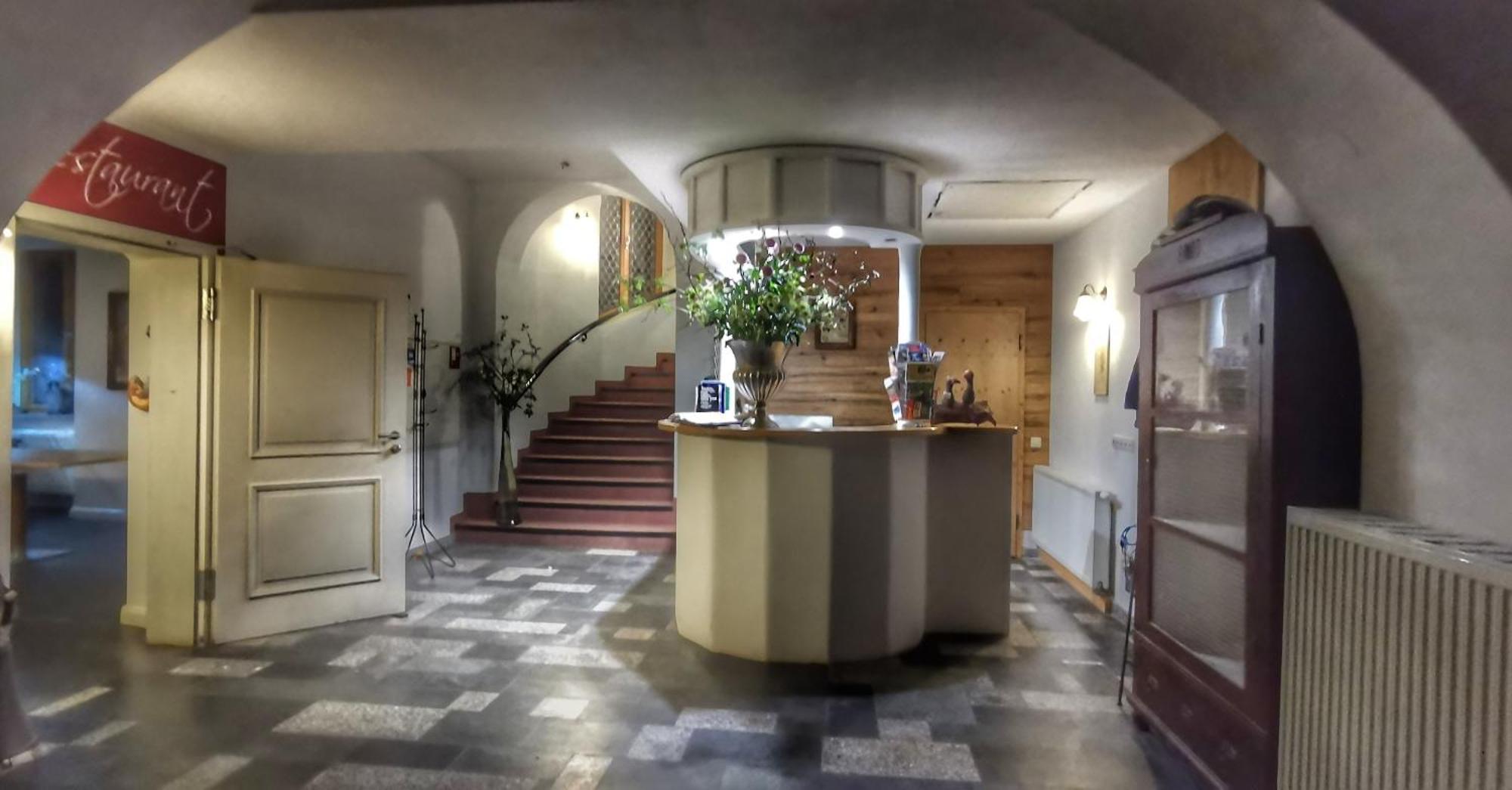 Hotel & Restaurant Schloss Weissenburg Uhlstadt-Kirchhasel Ngoại thất bức ảnh